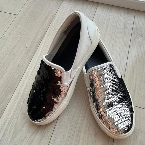 Tory Burch sneakers barely used only used 2 Times  super comfortable sneakers - Picture 2 of 4